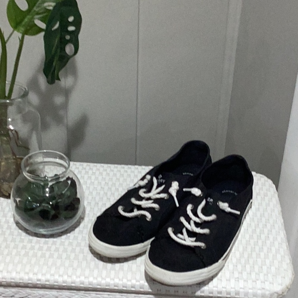 Women's shoes
